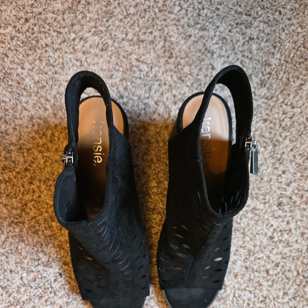 Kensie Women’s Black Suede Cutout Ankle Booties Size 9M - Picture 3 of 5